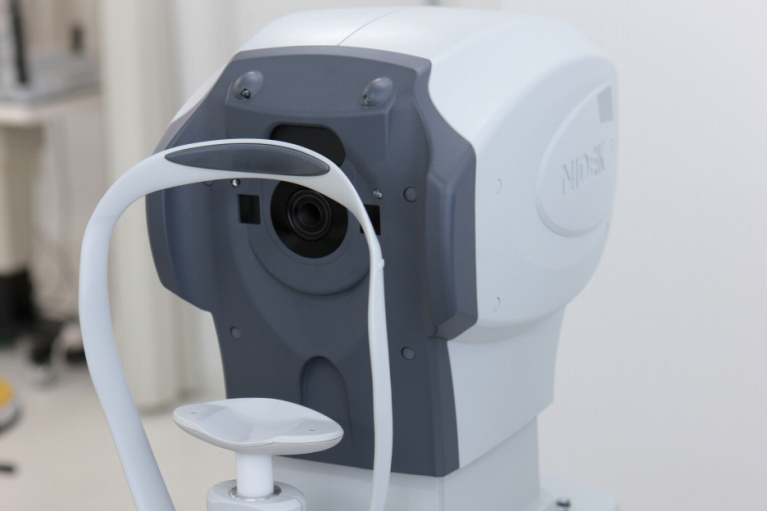 屈折・角膜曲率・眼圧測定装置(ニデック社TONOREF2)
