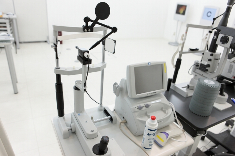 A・Bモード超音波画像診断装置(ニデック社US-4000)